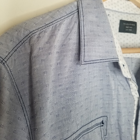 7 DIAMONDS Long Sleeve Button Down Shirt with Contrasting Cuffs - Picture 5 of 10